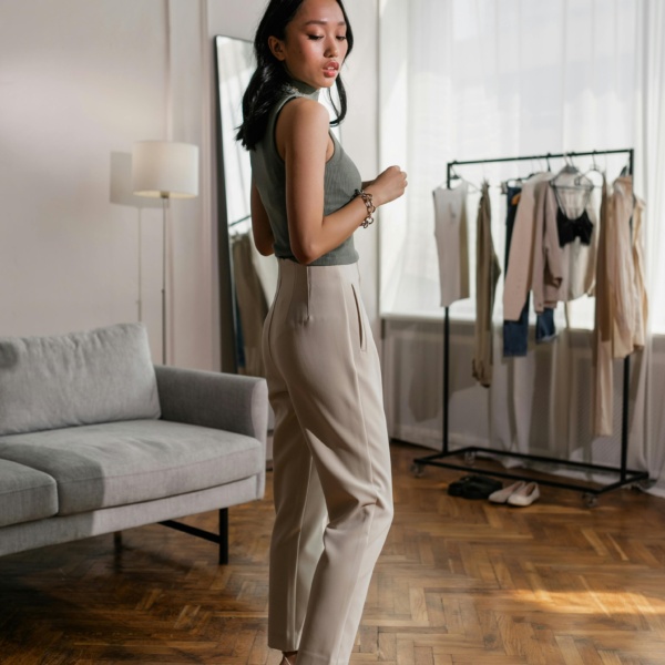 Top Verde Senza Maniche – Linea Aderente e Stile Minimal