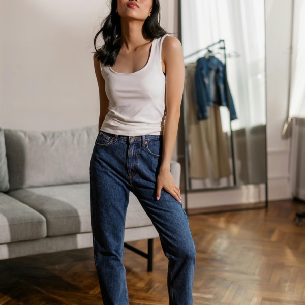 Top Bianco Senza Maniche – Fresco e Versatile