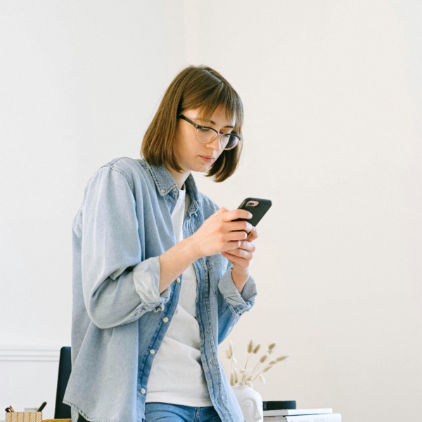 Camicia in Denim Chiaro – Casual, Moderna e Senza Tempo