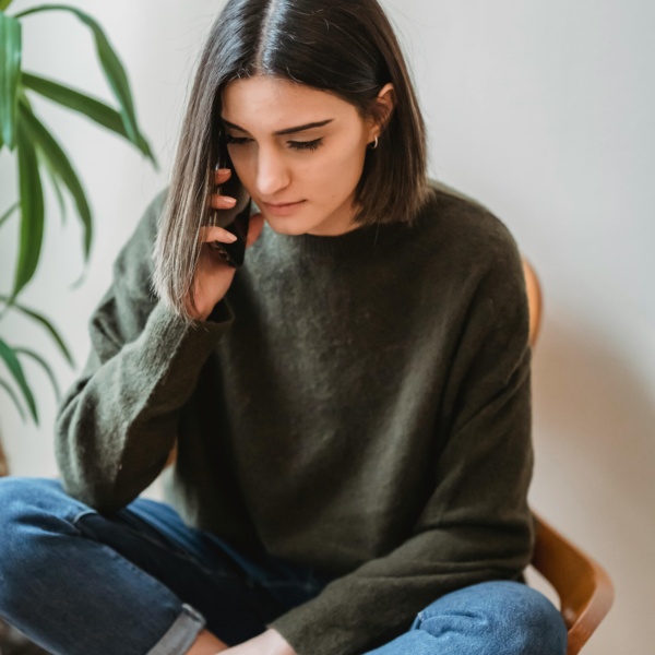 Maglione Verde Scuro – Caldo e Minimal