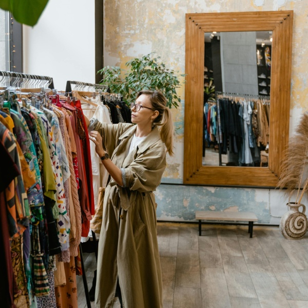 Trench Coat Beige Lungo – Stile Classico e Raffinato per Ogni Occasione