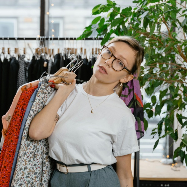 T‑Shirt Bianca – Basic, Pulita e Sempre Attuale